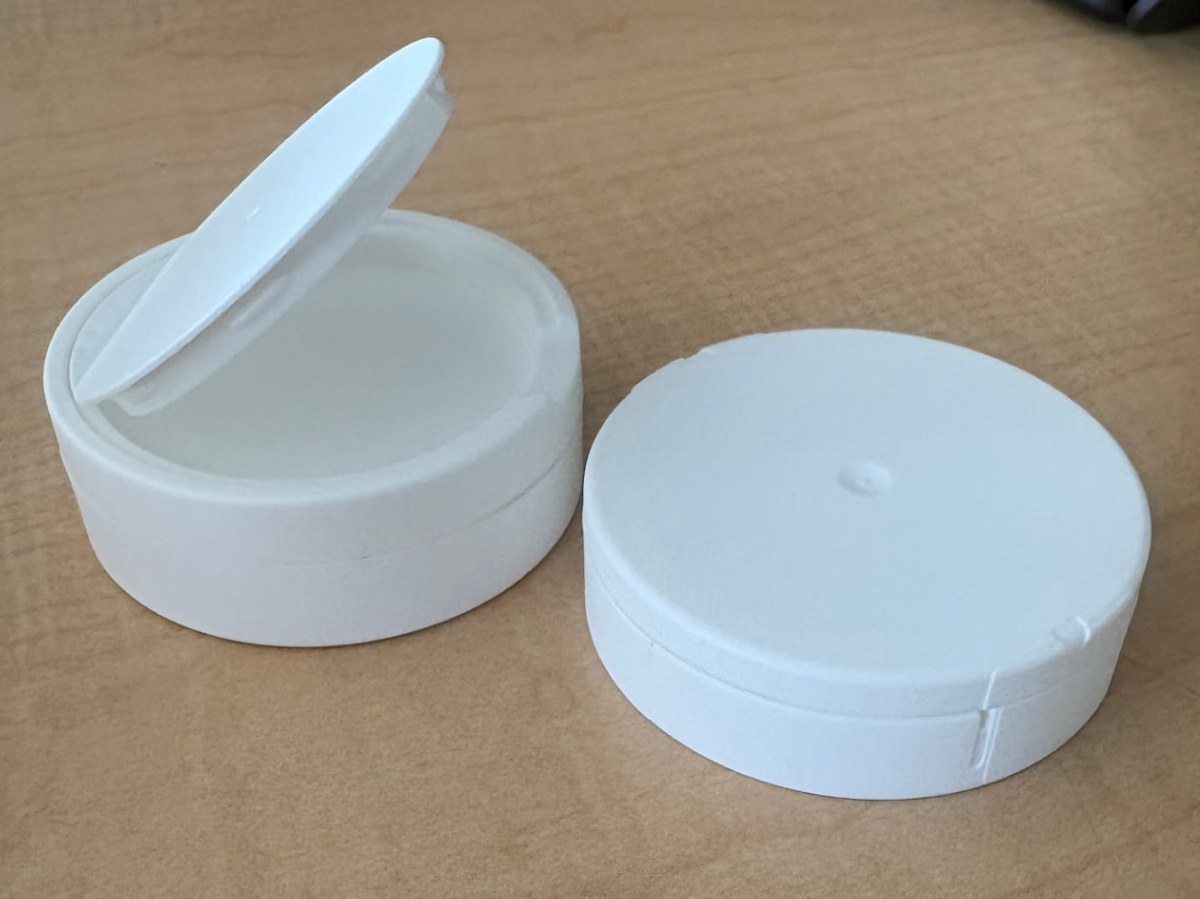 Child-Resistant Pouch Cans